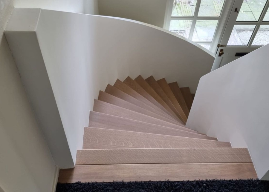 Stucwerk rondom trap (2)