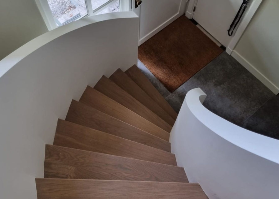 Stucwerk rondom trap (3)